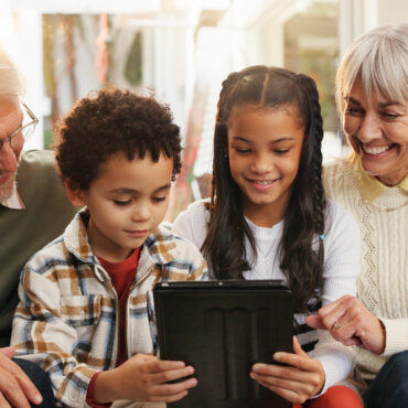 Youth Digital Compass: Level up your online safety!